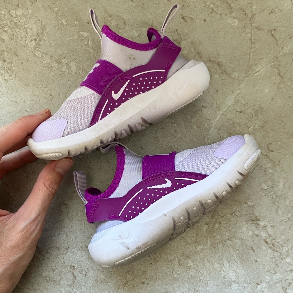 NIKE • flex runner 4 toddler slip-on sneaker - Picture 3 of 5